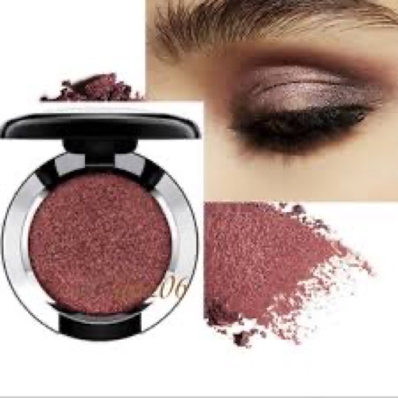 MAC Dazzle Shadow Extreme- Incinerated - Picture 2 of 9